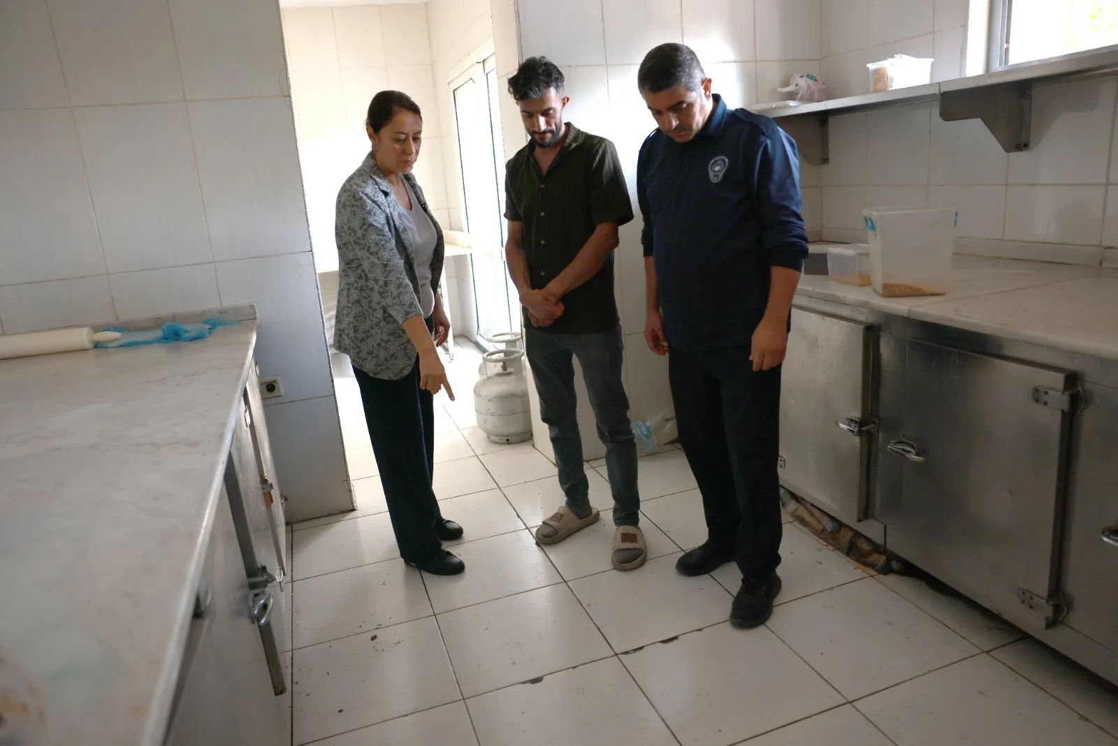 BayraklÄ±da gÄ±da iÅletmelerine sÄ±kÄ± denetim (6)-1792072934576.webp